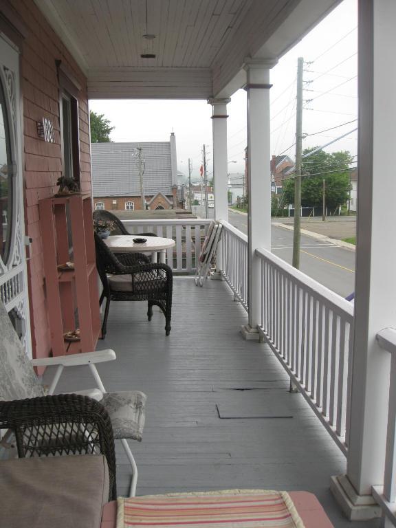 Maison Mckenzie House Campbellton Exterior photo